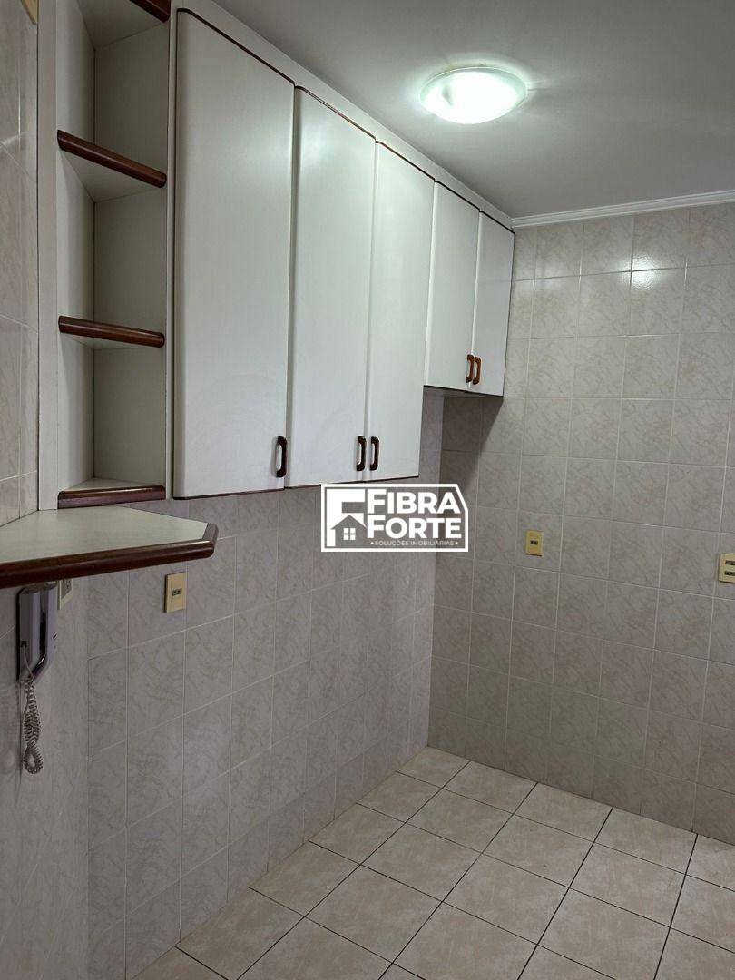 Apartamento para alugar com 3 quartos, 108m² - Foto 16