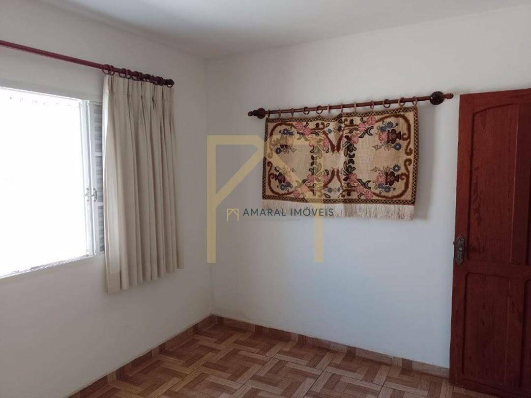 Casa à venda com 2 quartos, 300m² - Foto 5