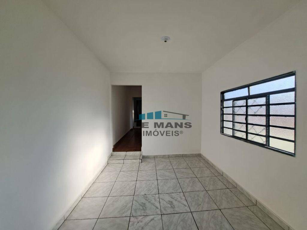 Casa à venda com 4 quartos, 144m² - Foto 13