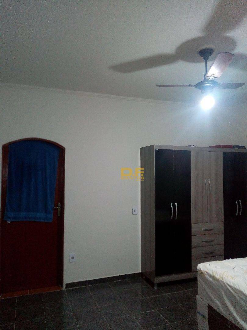 Casa à venda com 2 quartos, 65m² - Foto 4