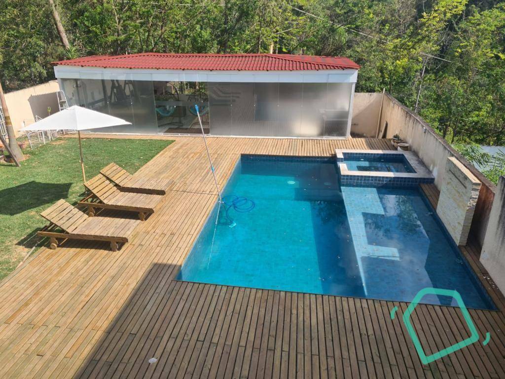 Casa de Condomínio à venda com 3 quartos, 375m² - Foto 1