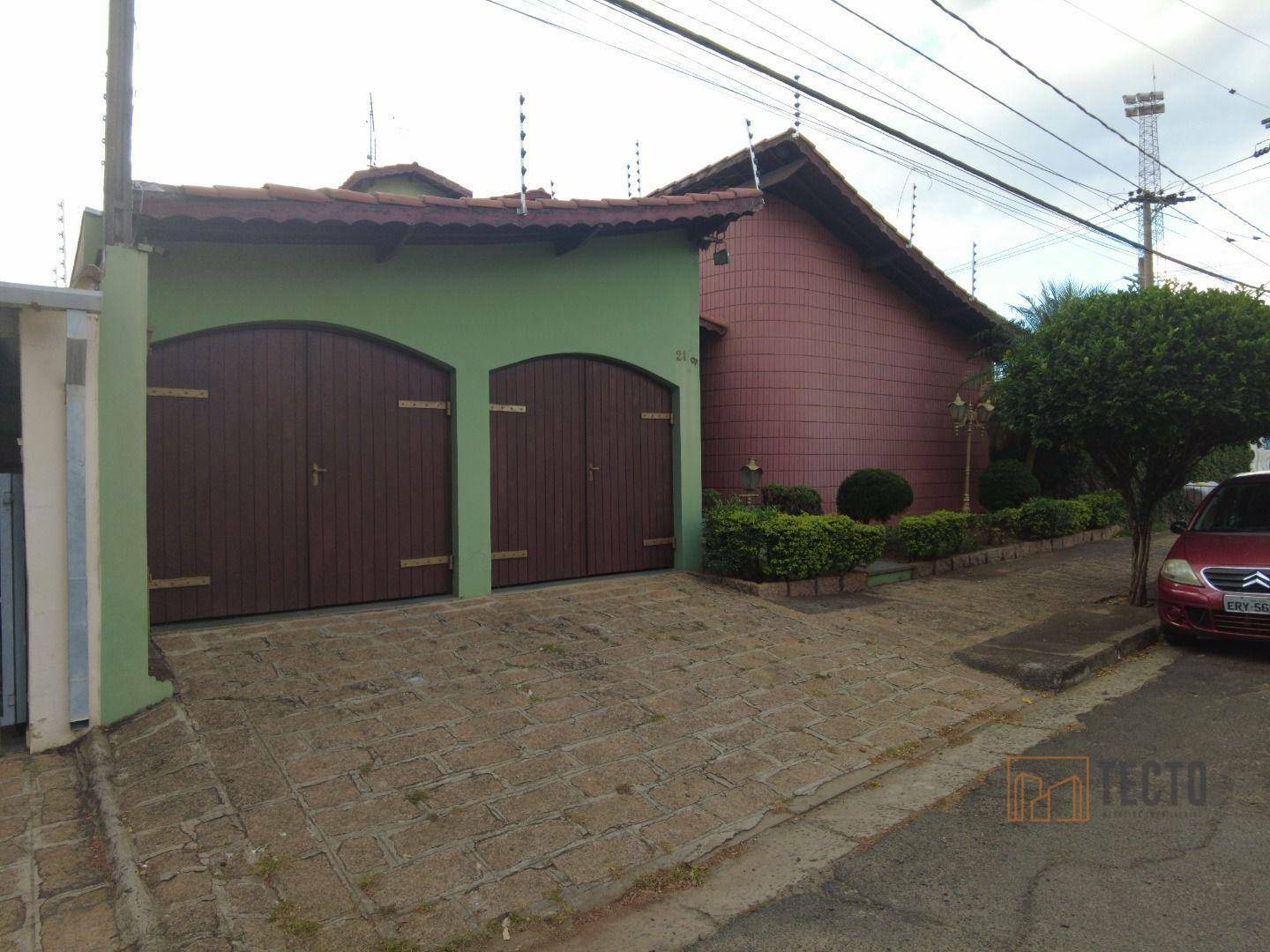 Casa à venda e aluguel com 3 quartos, 384m² - Foto 2