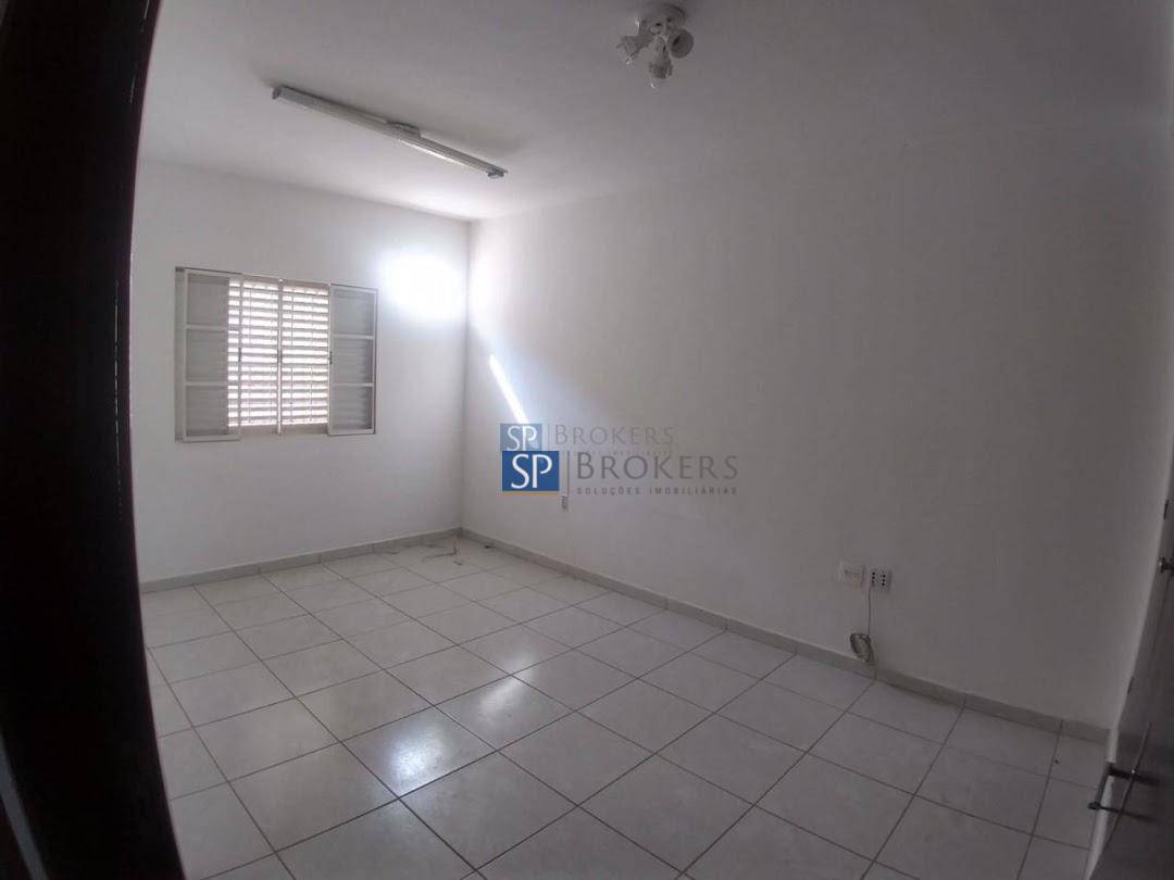 Casa à venda com 4 quartos, 215m² - Foto 2