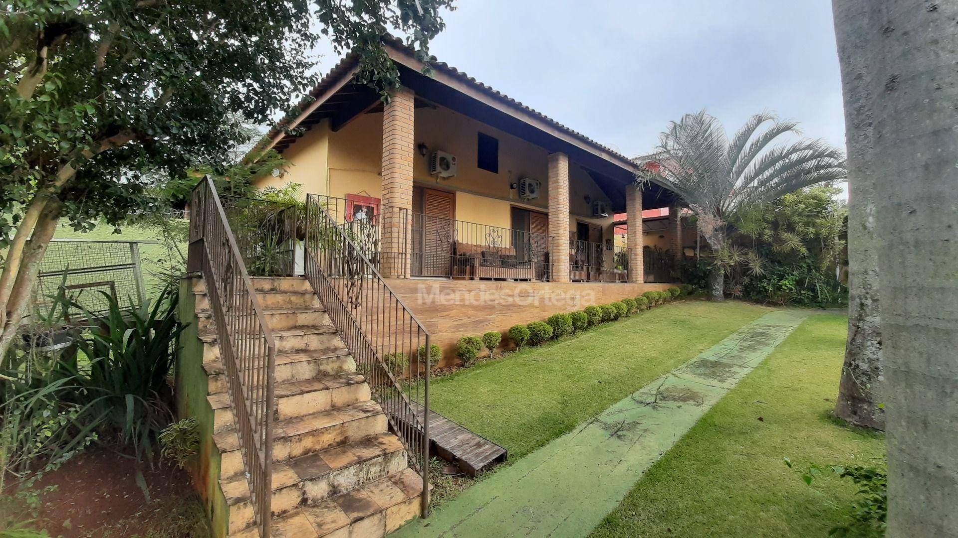 Casa de Condomínio à venda com 4 quartos, 378m² - Foto 1