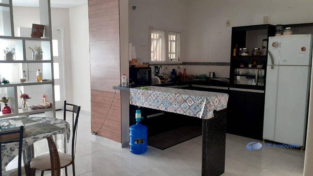 Casa à venda com 3 quartos, 104m² - Foto 7