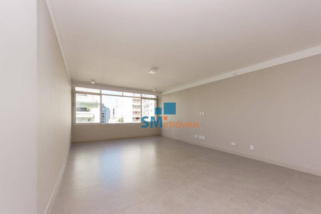 Apartamento à venda com 3 quartos, 212m² - Foto 2