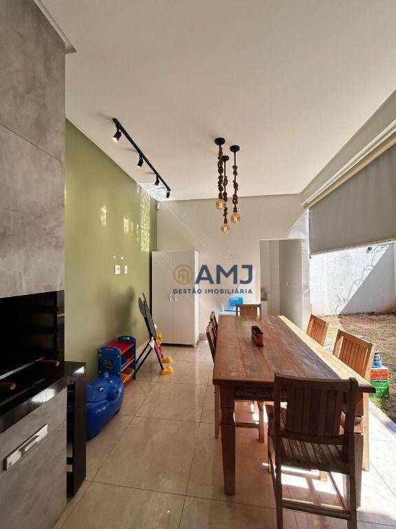 Casa à venda com 3 quartos, 151m² - Foto 13