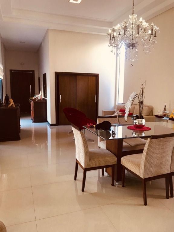 Casa de Condomínio à venda com 3 quartos, 225m² - Foto 1