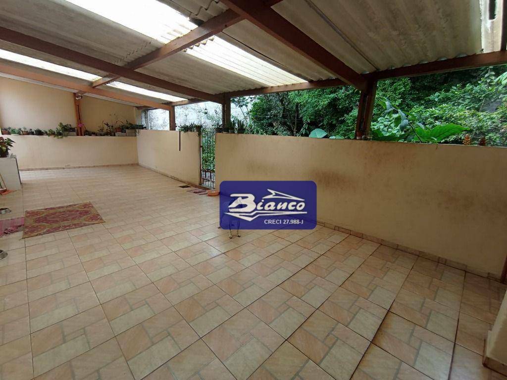 Casa à venda com 3 quartos, 236m² - Foto 9