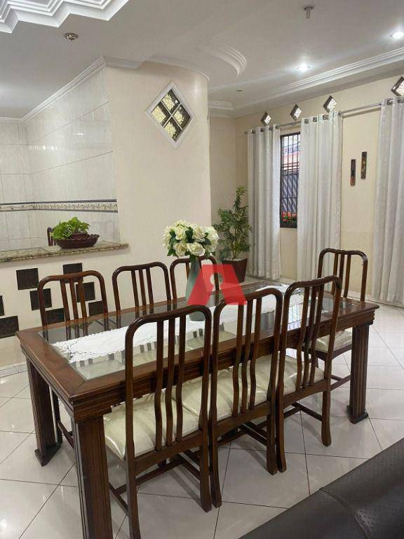 Casa para alugar com 3 quartos, 228m² - Foto 4