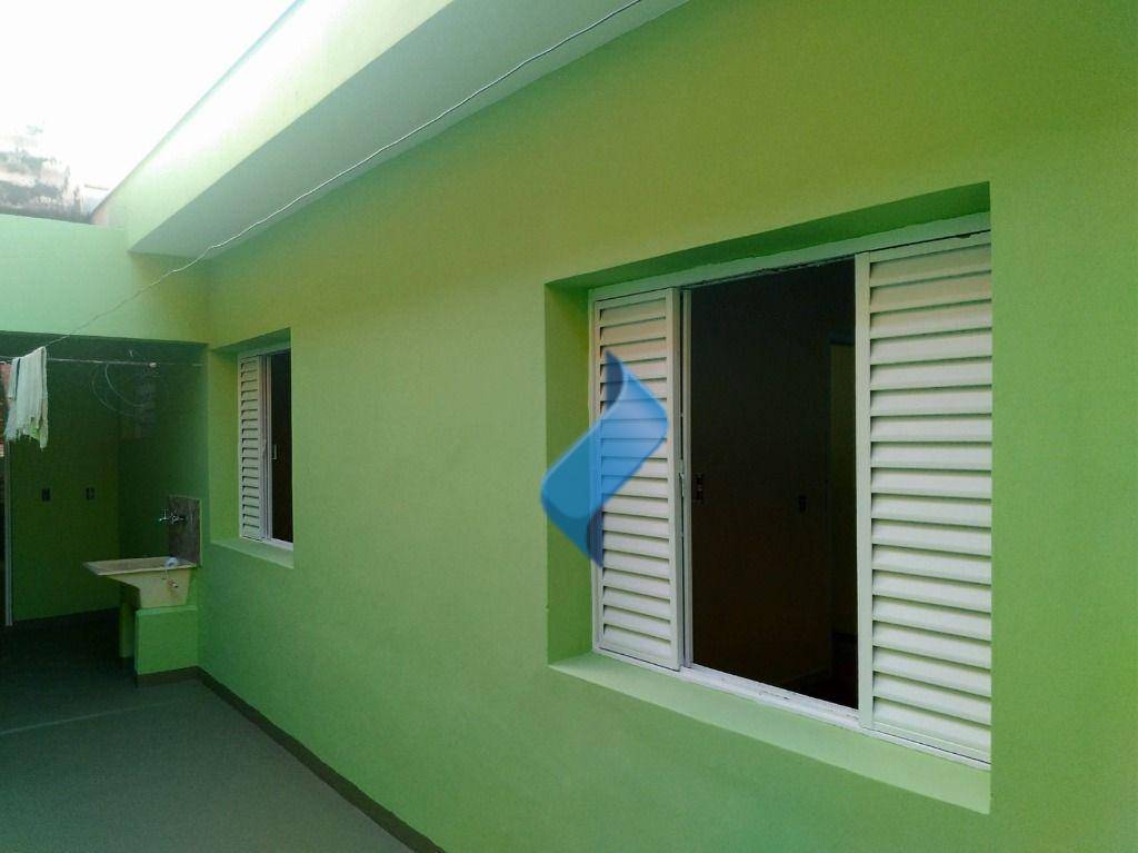 Casa à venda com 2 quartos, 120m² - Foto 2