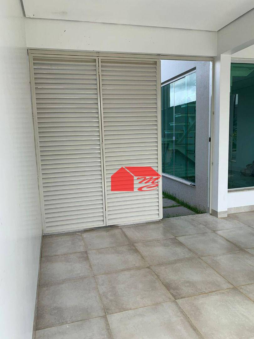 Casa de Condomínio à venda com 3 quartos, 260m² - Foto 4