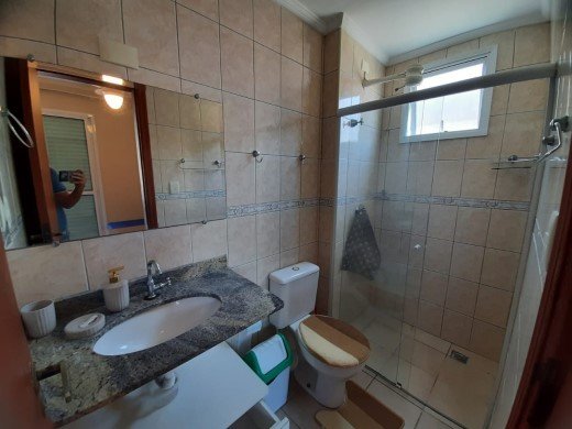 Apartamento à venda com 2 quartos, 72m² - Foto 2