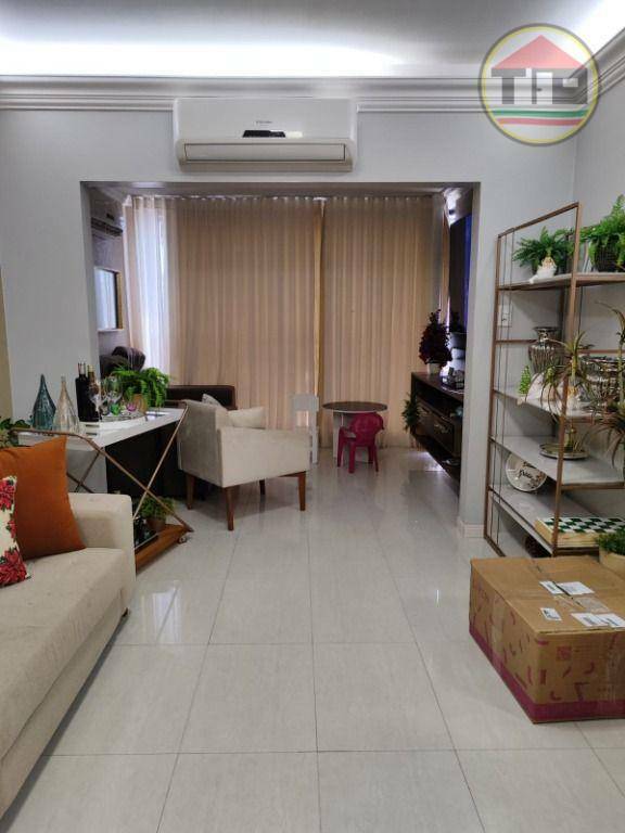 Apartamento à venda com 3 quartos, 140m² - Foto 2