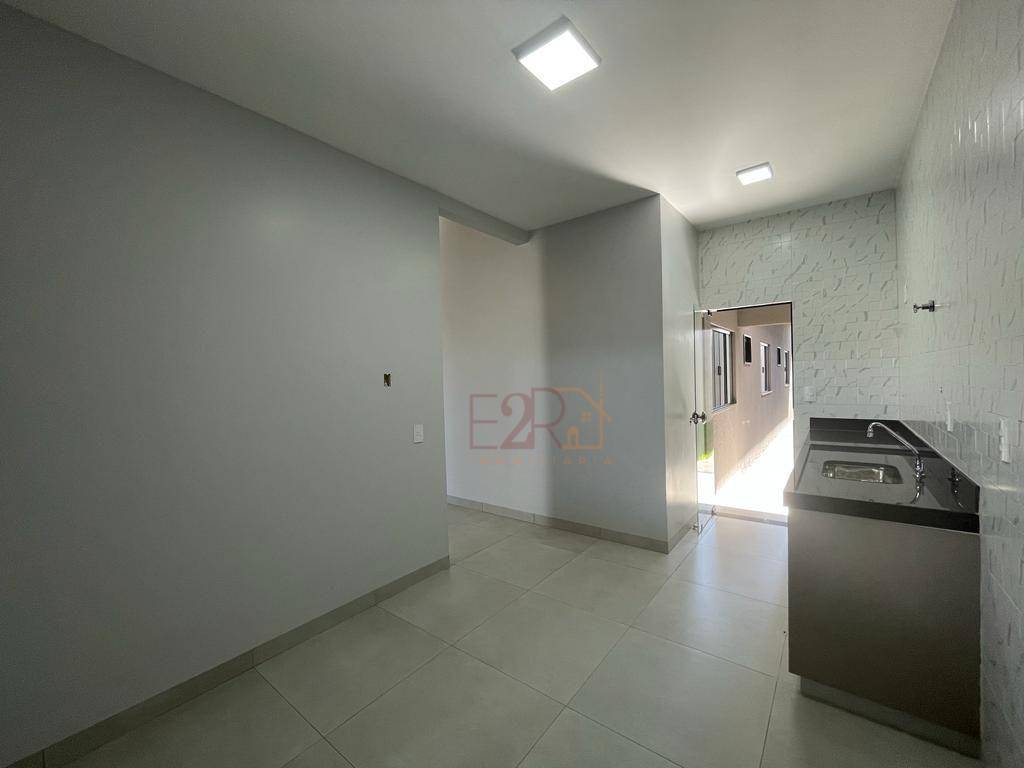 Casa à venda com 3 quartos, 110m² - Foto 4