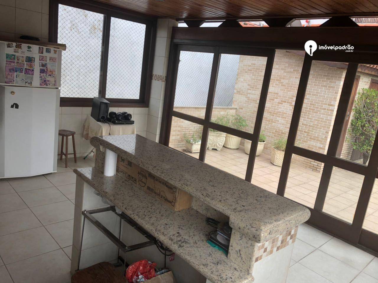 Casa à venda com 3 quartos, 210m² - Foto 25