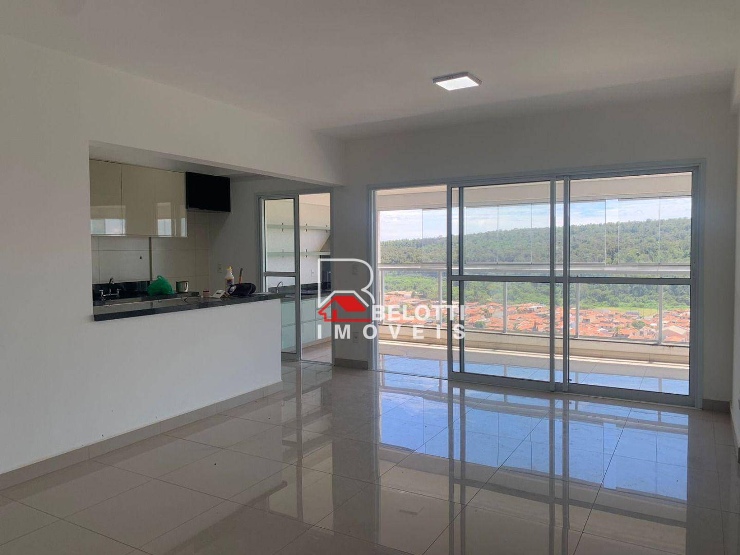 Apartamento para alugar com 4 quartos, 151m² - Foto 2