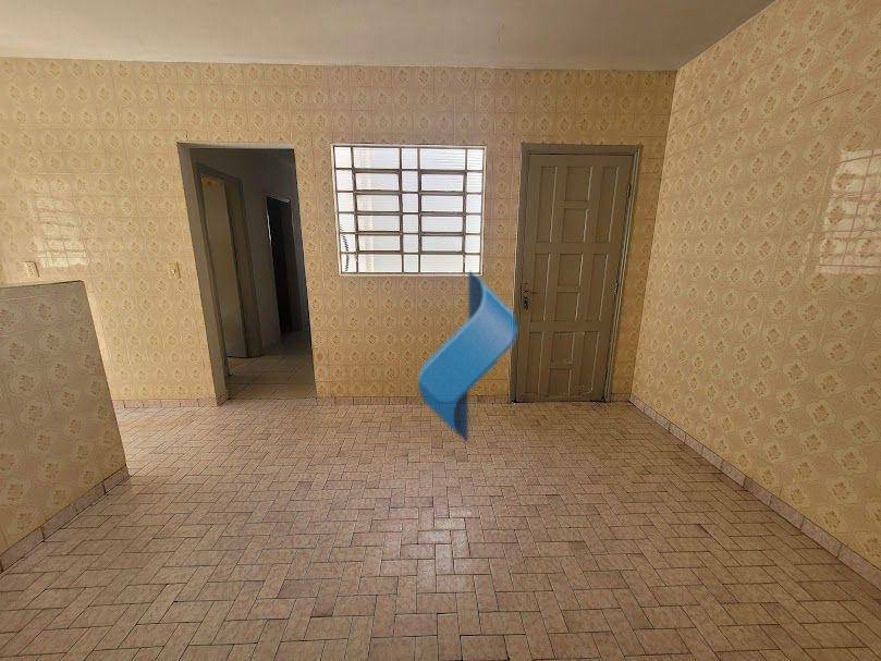 Casa para alugar com 2 quartos, 150m² - Foto 8