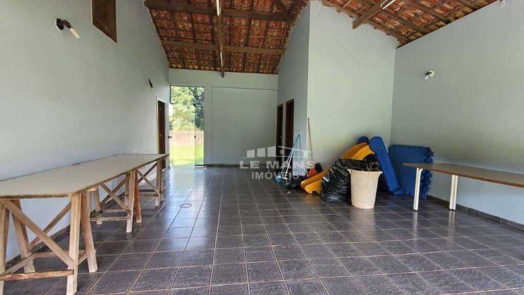 Casa à venda com 3 quartos, 258m² - Foto 4