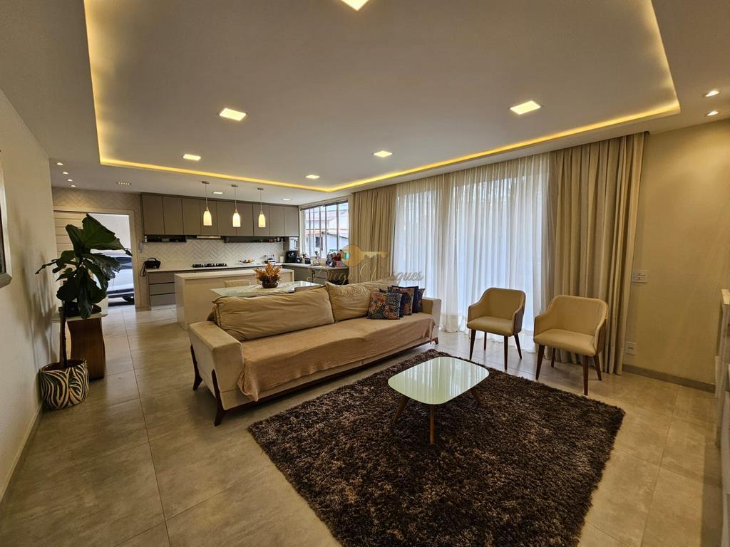 Casa à venda com 3 quartos, 360m² - Foto 4