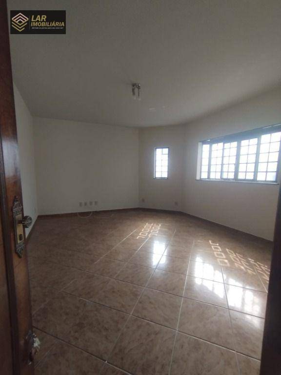 Casa para alugar com 4 quartos, 267m² - Foto 10