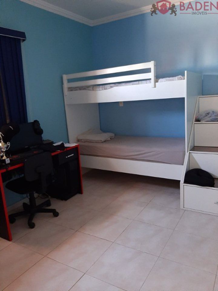 Casa à venda com 4 quartos, 200m² - Foto 16