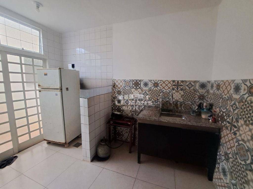 Casa para alugar com 3 quartos, 202m² - Foto 10