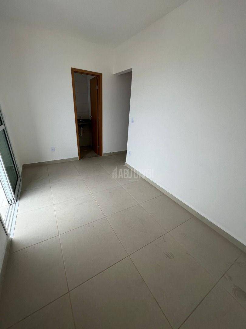 Apartamento à venda com 2 quartos, 66m² - Foto 12