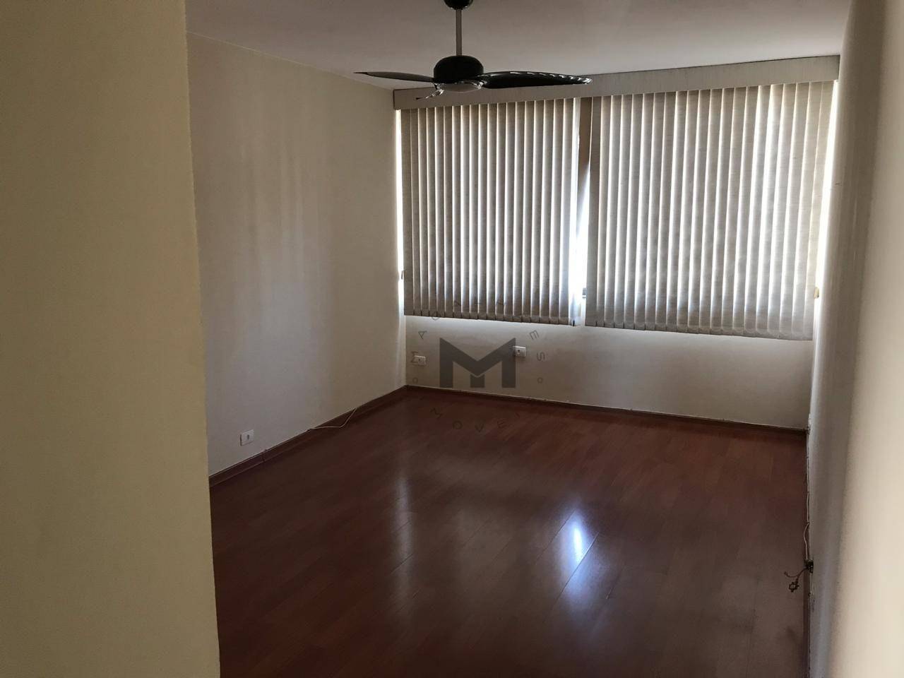 Apartamento à venda com 2 quartos, 70m² - Foto 1