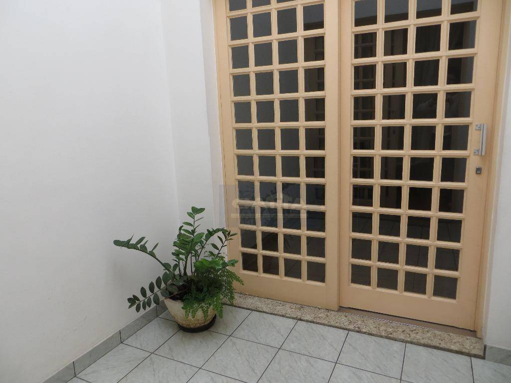 Casa à venda com 3 quartos, 200m² - Foto 19