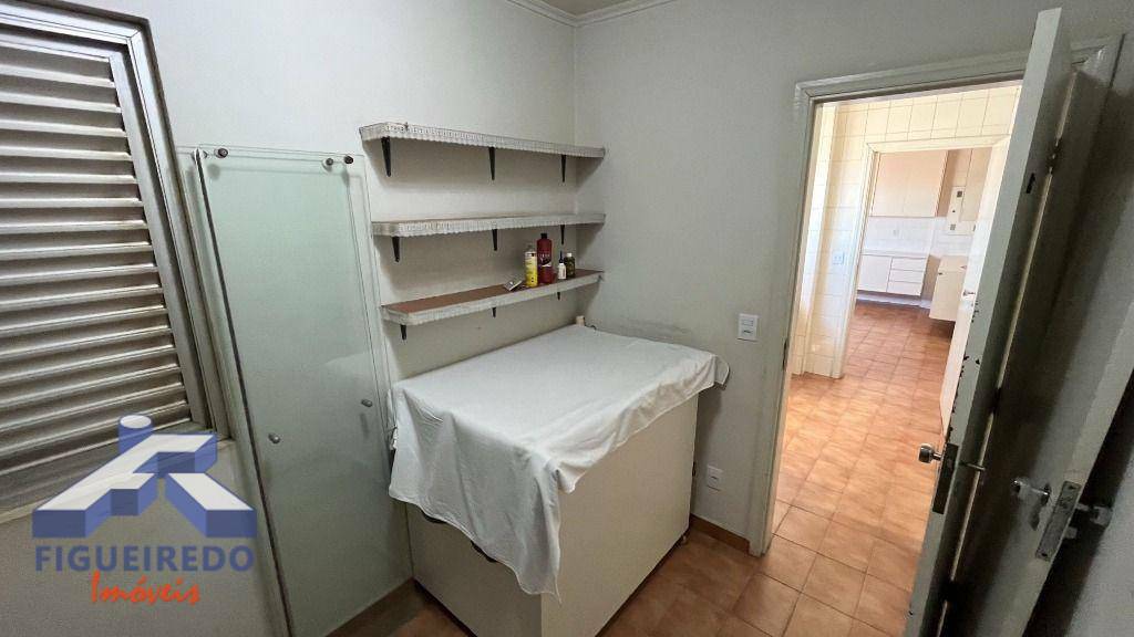 Apartamento à venda com 4 quartos, 197m² - Foto 25