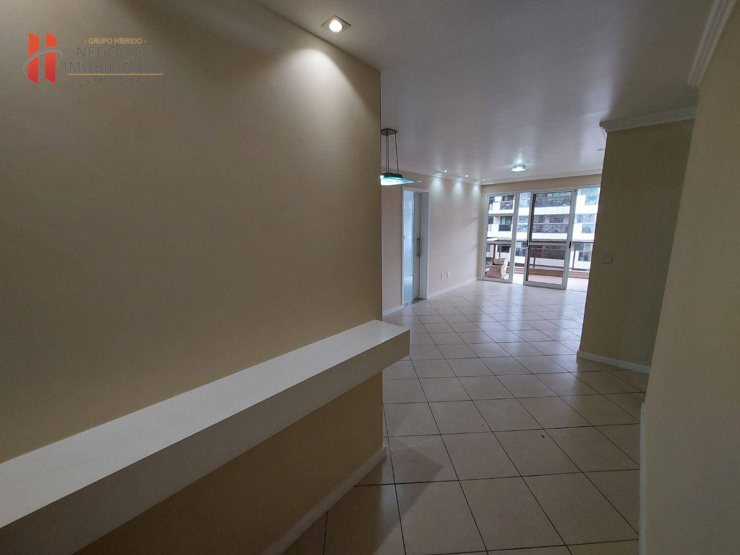 Apartamento à venda com 2 quartos, 81m² - Foto 2