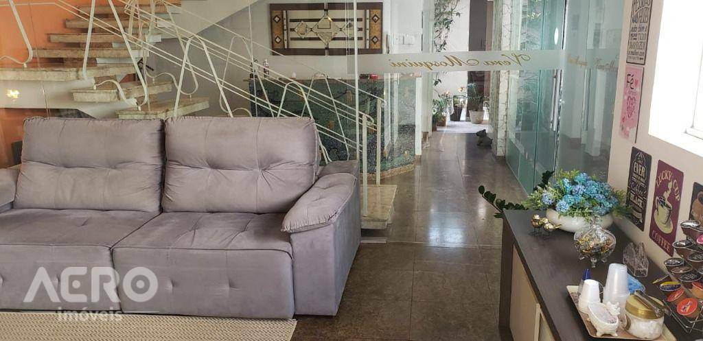 Casa à venda e aluguel com 3 quartos, 440m² - Foto 5
