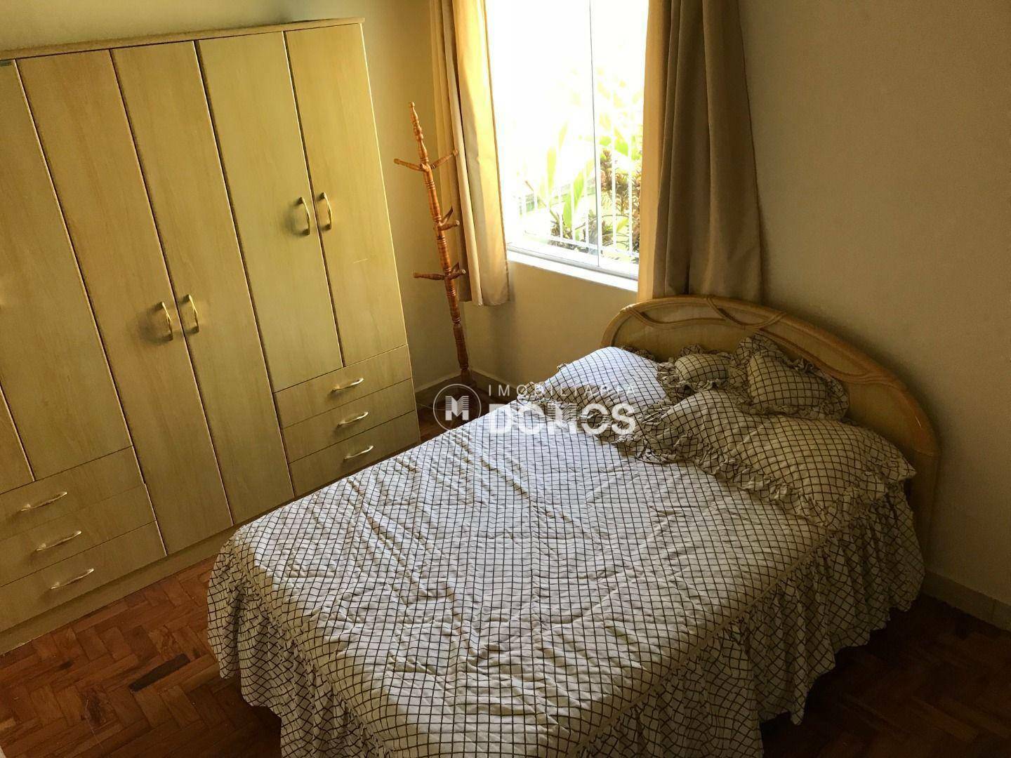 Casa à venda com 4 quartos, 250m² - Foto 15