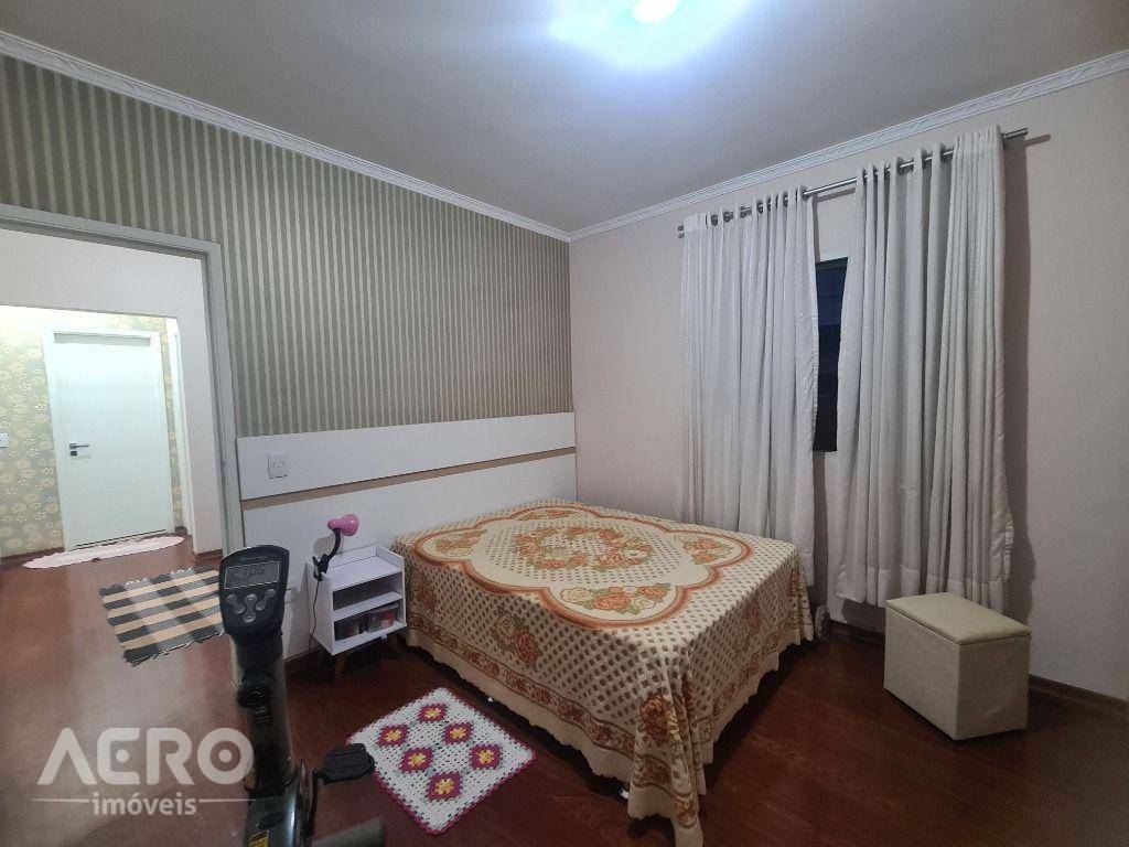 Casa à venda com 3 quartos, 210m² - Foto 23