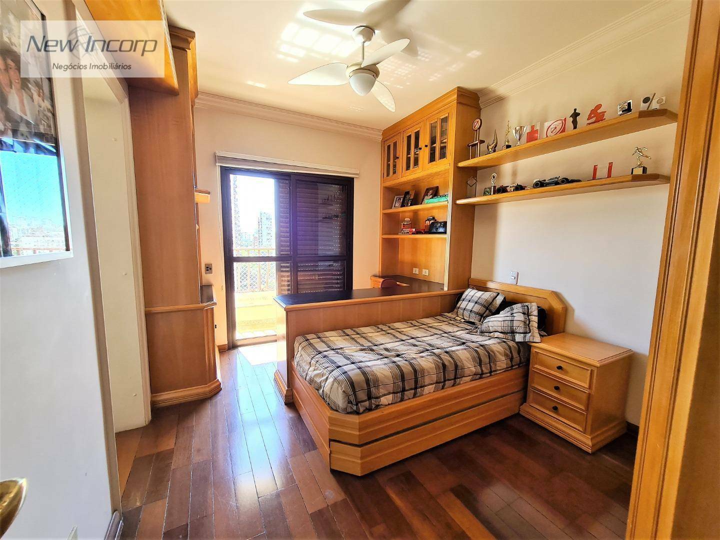 Apartamento à venda com 4 quartos, 257m² - Foto 35