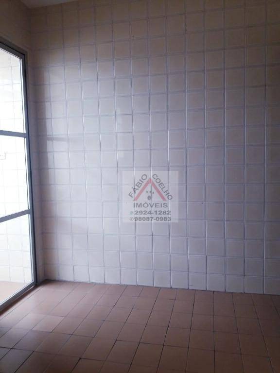 Apartamento à venda com 2 quartos, 64m² - Foto 12