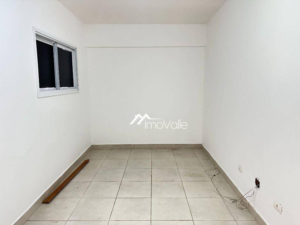 Casa de Condomínio para alugar com 4 quartos, 280m² - Foto 2