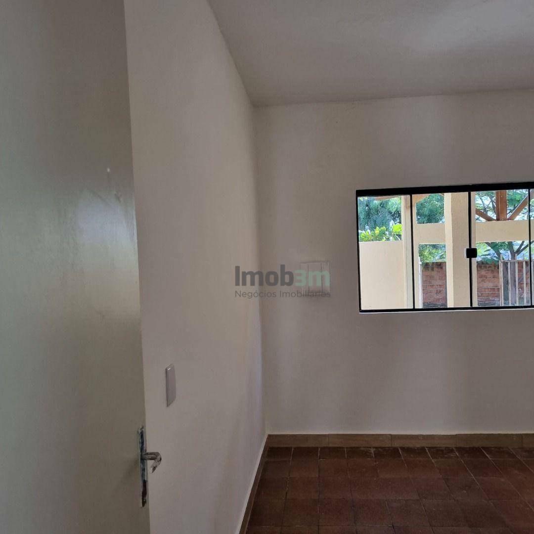 Casa à venda com 2 quartos, 70m² - Foto 12