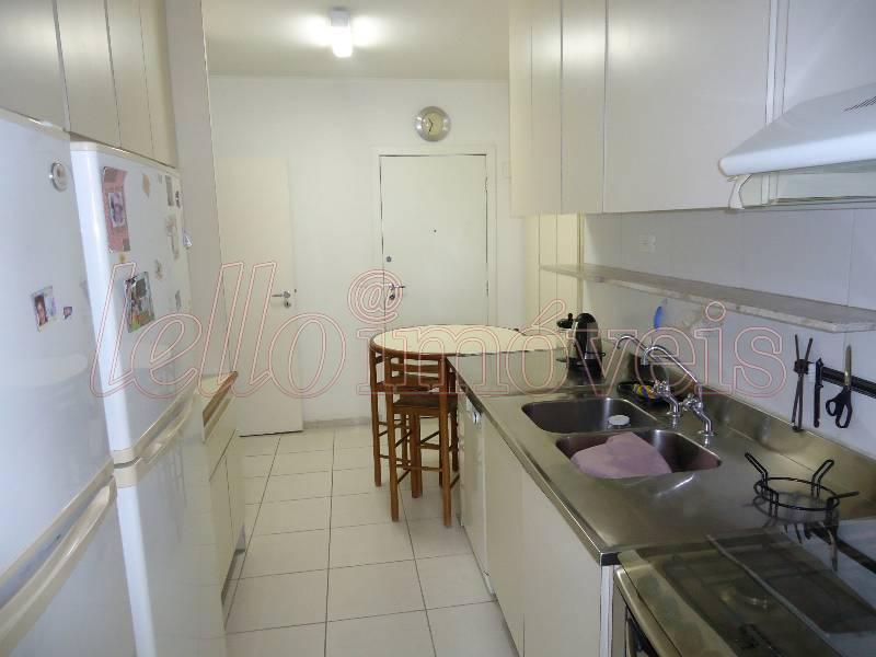 Apartamento para alugar com 3 quartos, 140m² - Foto 11