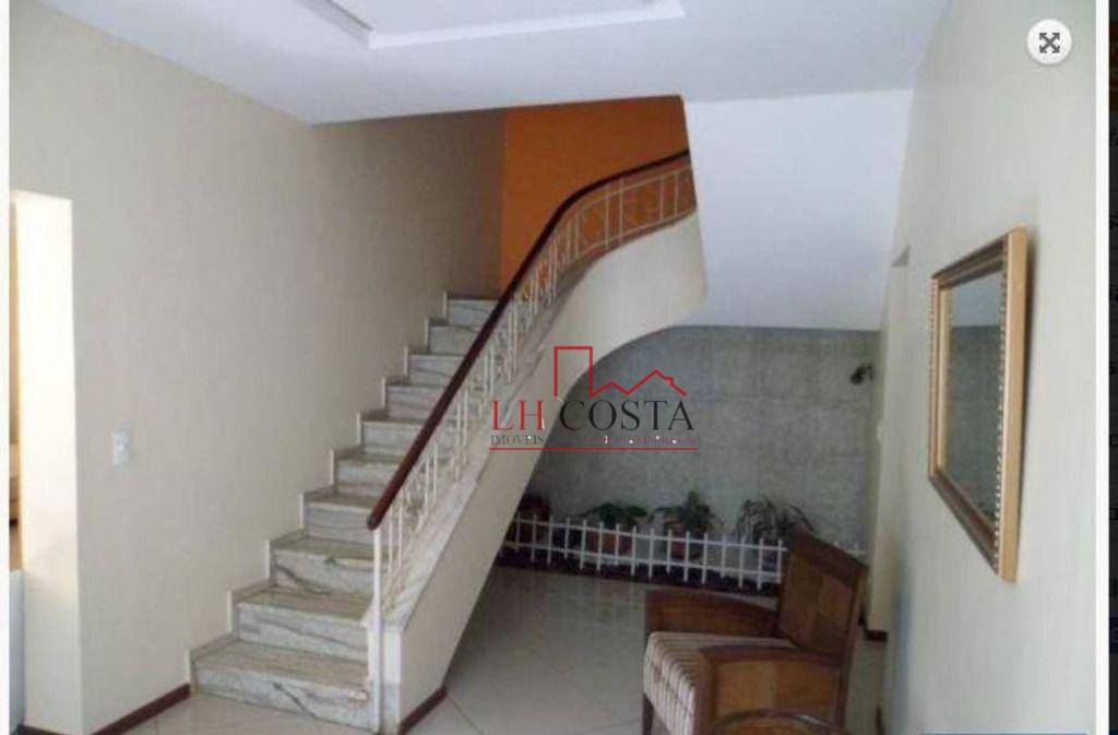 Casa à venda com 5 quartos, 260m² - Foto 10