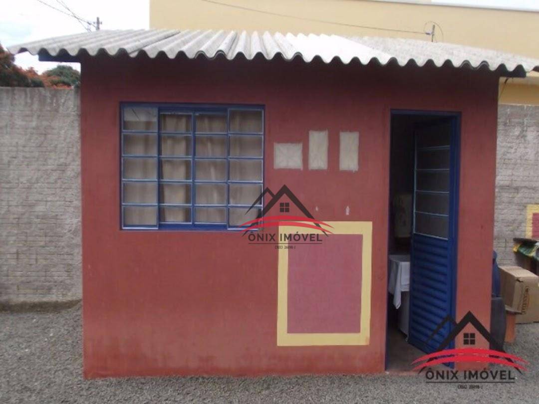 Casa à venda com 2 quartos, 80m² - Foto 2