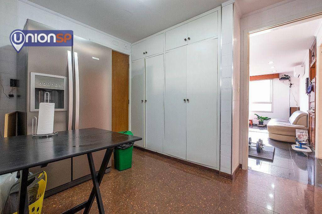 Apartamento à venda com 3 quartos, 142m² - Foto 19