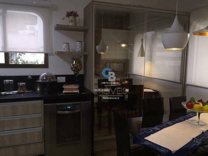 Apartamento à venda com 3 quartos, 196m² - Foto 4