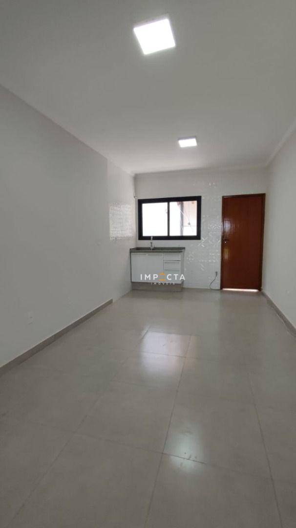 Casa à venda com 2 quartos, 70m² - Foto 4