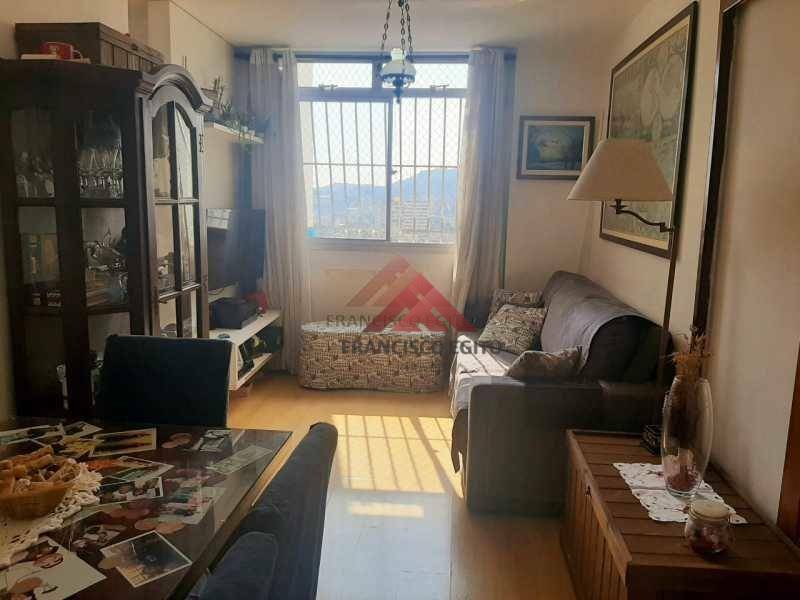 Apartamento à venda com 2 quartos, 60m² - Foto 1