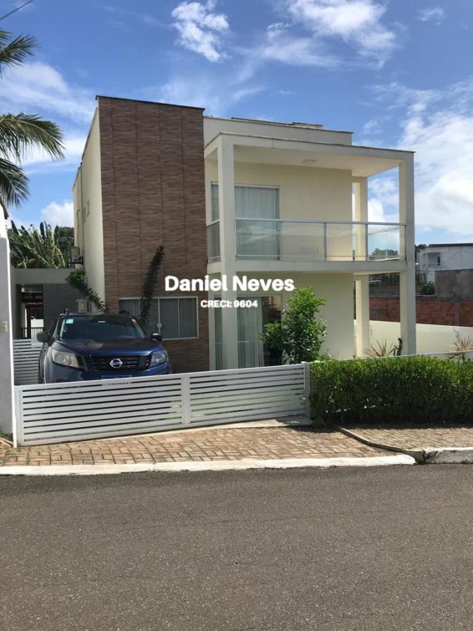 Casa de Condomínio à venda com 4 quartos, 182m² - Foto 1