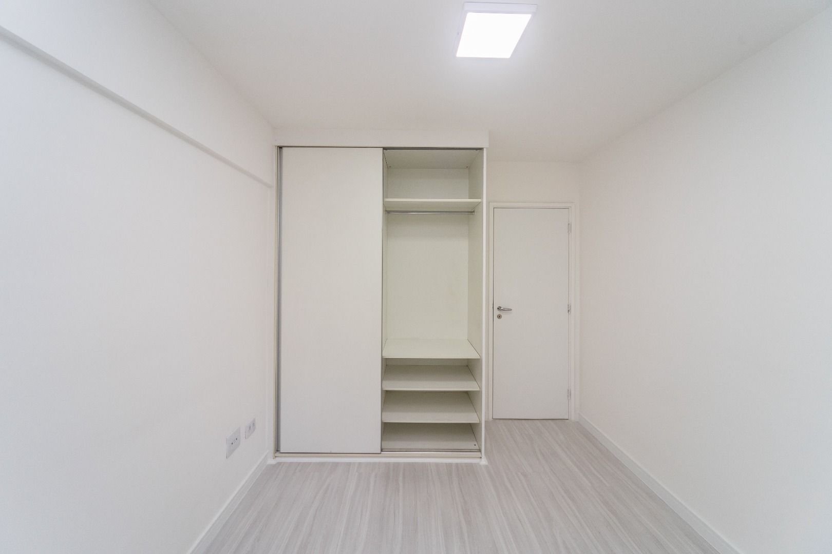 Apartamento à venda com 2 quartos, 61m² - Foto 28