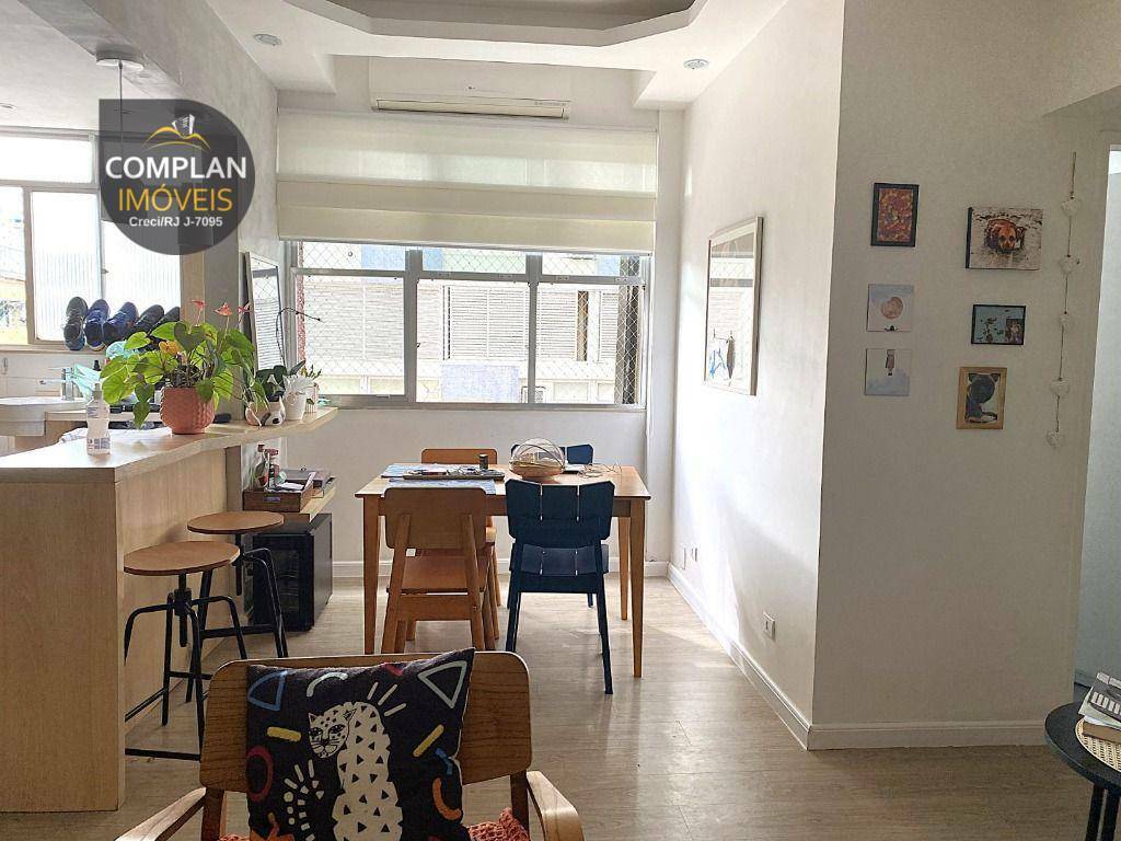 Apartamento à venda com 2 quartos, 64m² - Foto 4