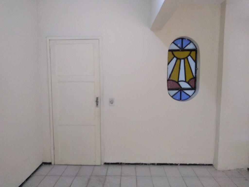 Casa para alugar com 2 quartos, 80m² - Foto 7